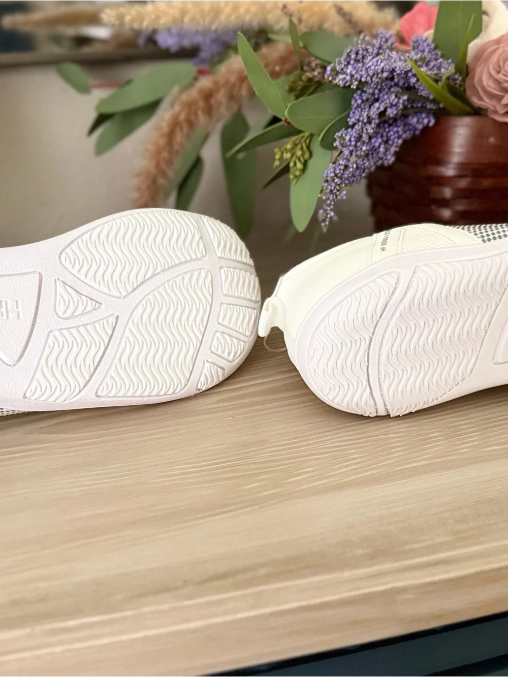 HIKE White HF Stride Lace-Up Sneakers 39 UNISEX bare feet